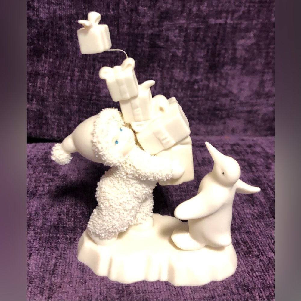 Department 56  Snowbabies “I Have Lots To Give” unused